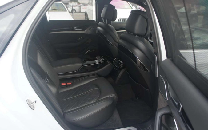 Audi S8 cena 149900 przebieg: 131000, rok produkcji 2012 z Hajnówka małe 596